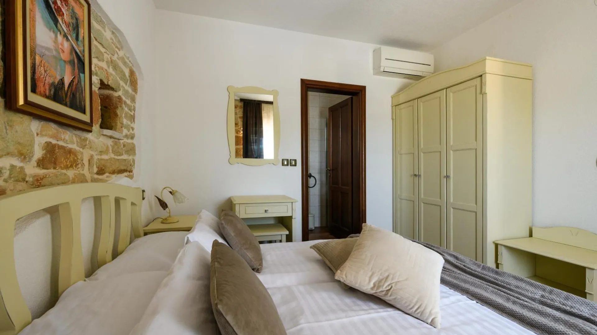 Villa Gina Valtura