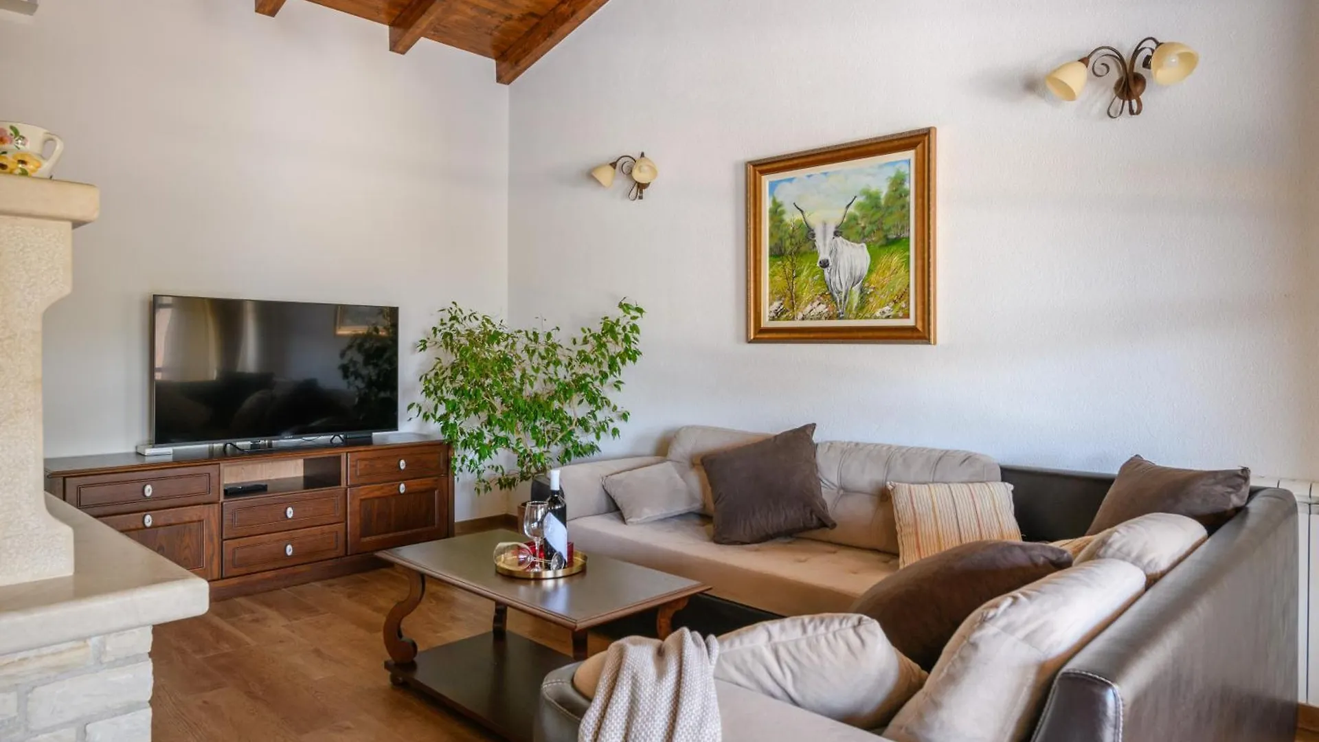 Villa Gina Valtura 0*,